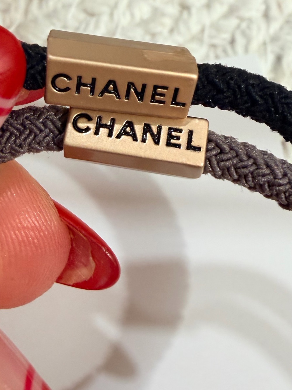 CHANEL Beaute Black and grey Hair Tie Duo with matte gold - Picture 2 of 4